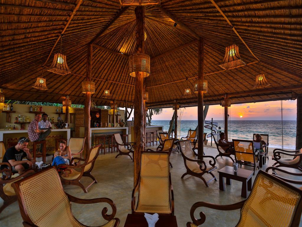 Thejan Beach Cabanas Bentota Ngoại thất bức ảnh