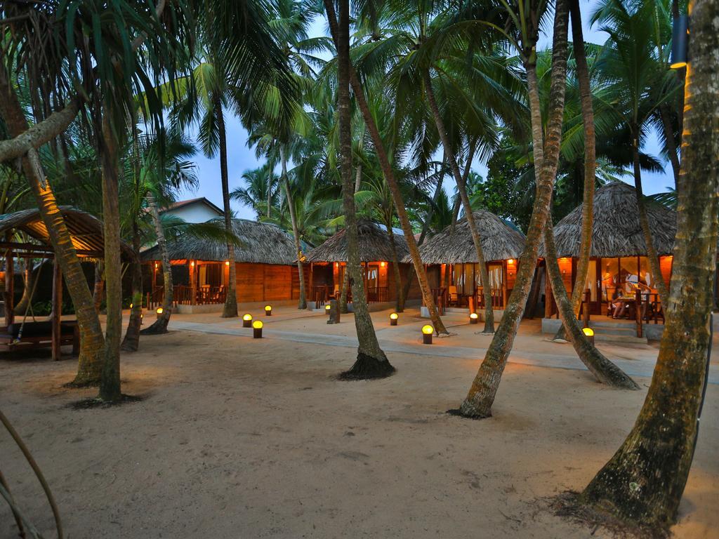 Thejan Beach Cabanas Bentota Ngoại thất bức ảnh