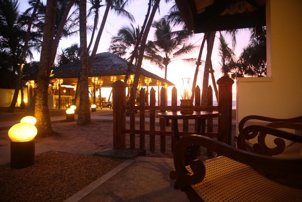 Thejan Beach Cabanas Bentota Ngoại thất bức ảnh