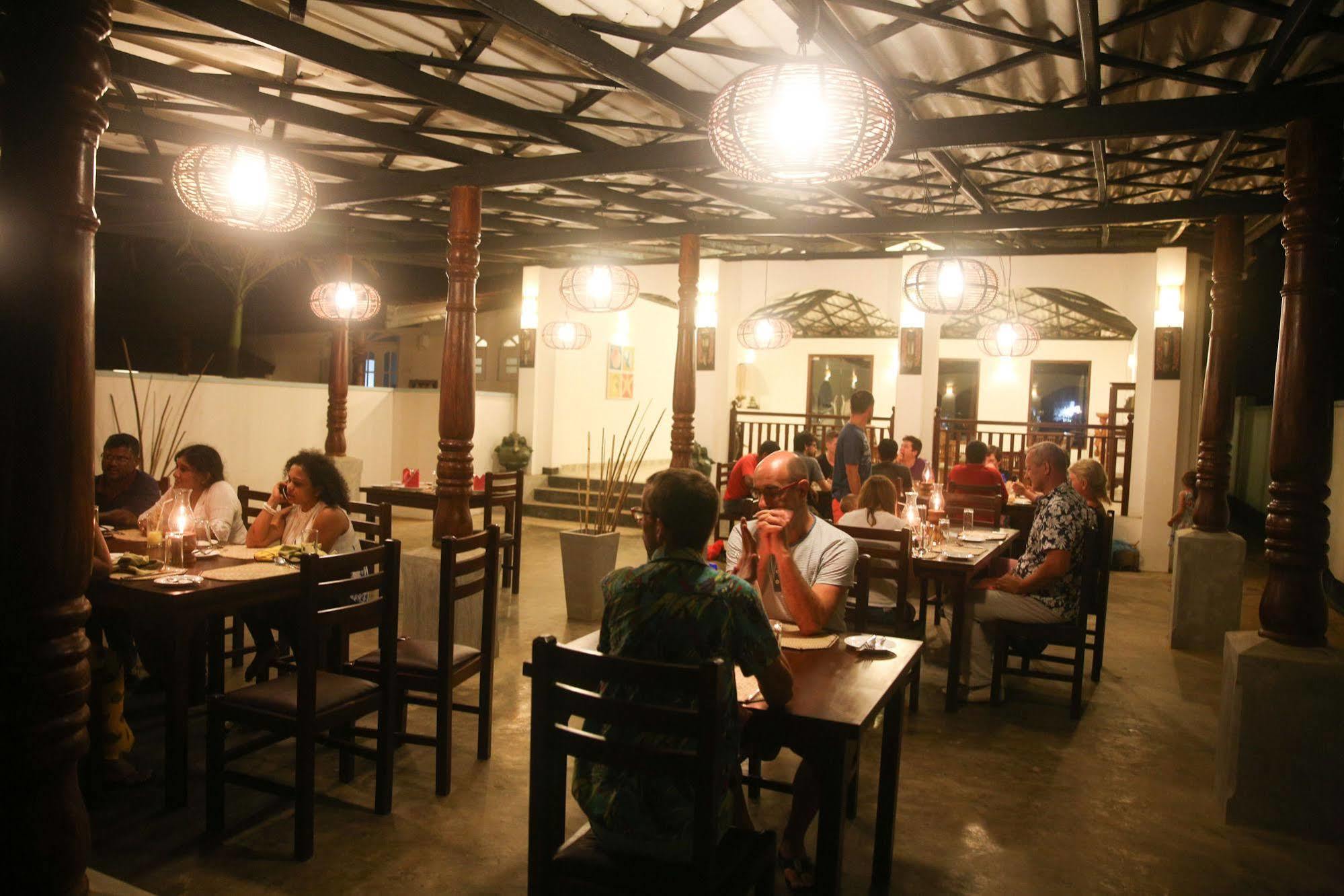 Thejan Beach Cabanas Bentota Ngoại thất bức ảnh