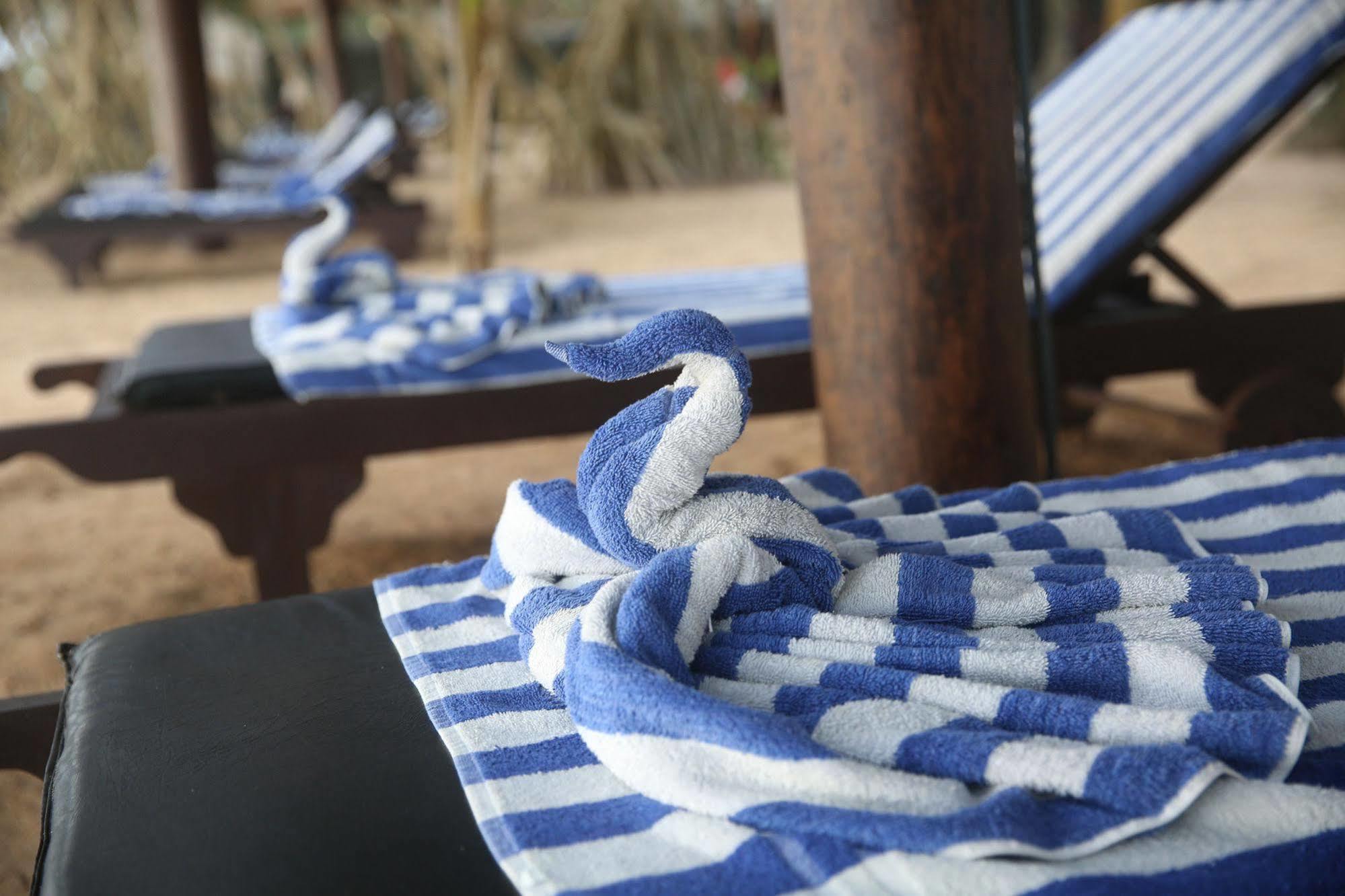 Thejan Beach Cabanas Bentota Ngoại thất bức ảnh